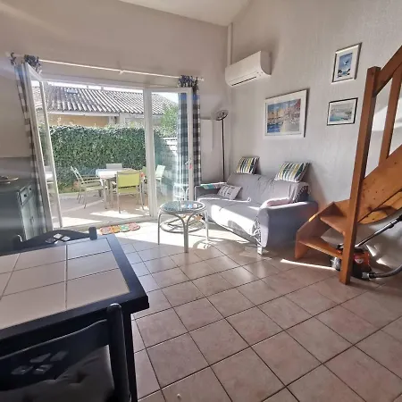 Dom wakacyjny Renovee Climatisee Avec Piscine Et Parking Proche - Fr-1-607-107