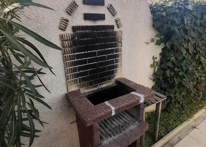 بيت للعطل Renovee Climatisee Avec Piscine Et Parking Proche - Fr-1-607-107 آجد