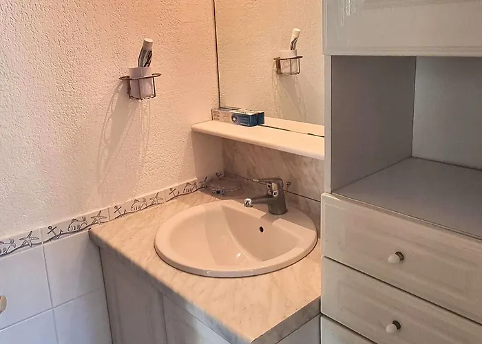 بيت للعطل Renovee Climatisee Avec Piscine Et Parking Proche - Fr-1-607-107 آجد